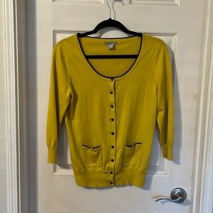 H&M three-quarter sleeve cardigan with cute pocket detail.